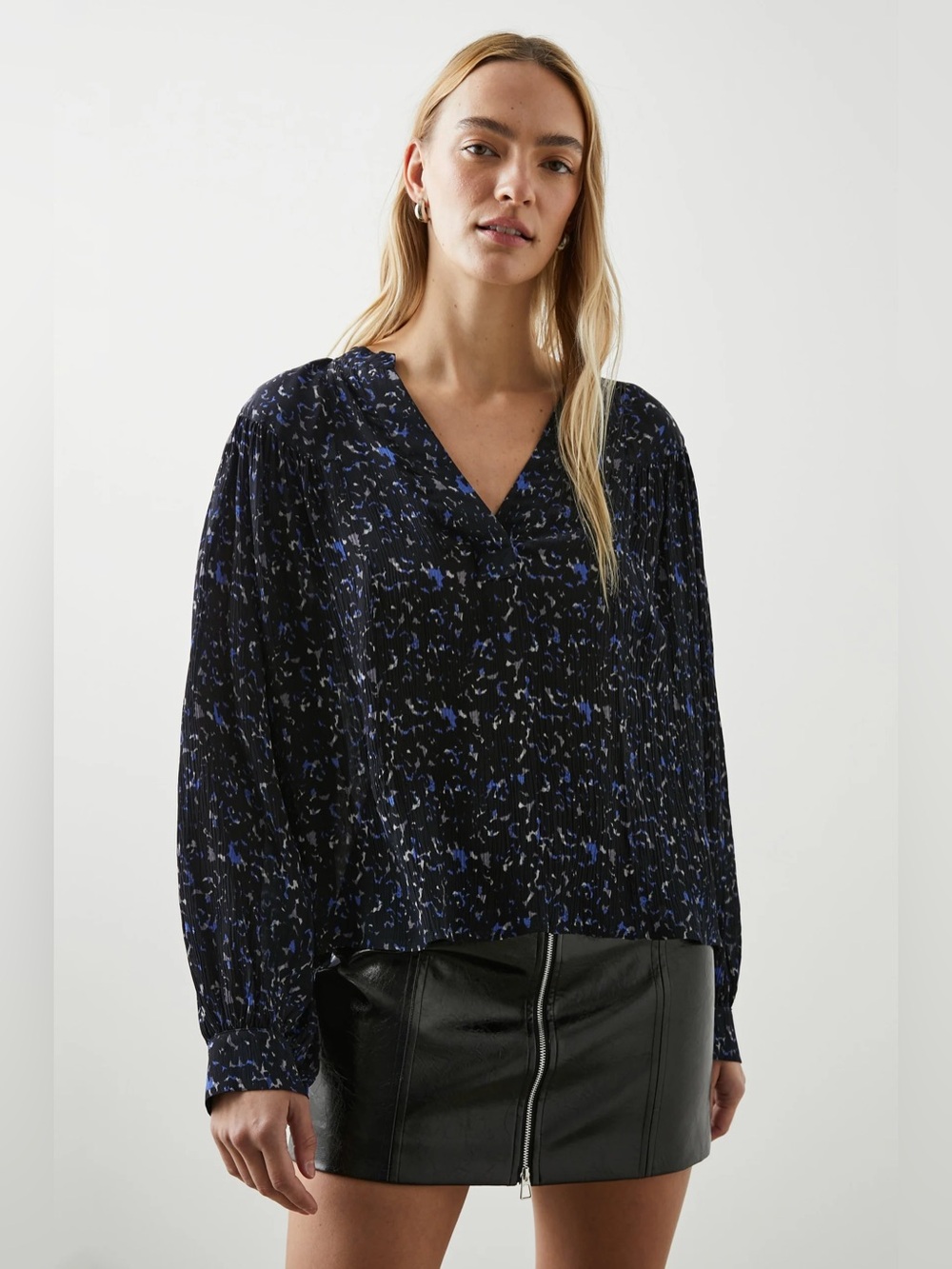 Rails Fable Top Cobalt Static V-Neck Long Sleeve Blouse Blue Large NEW